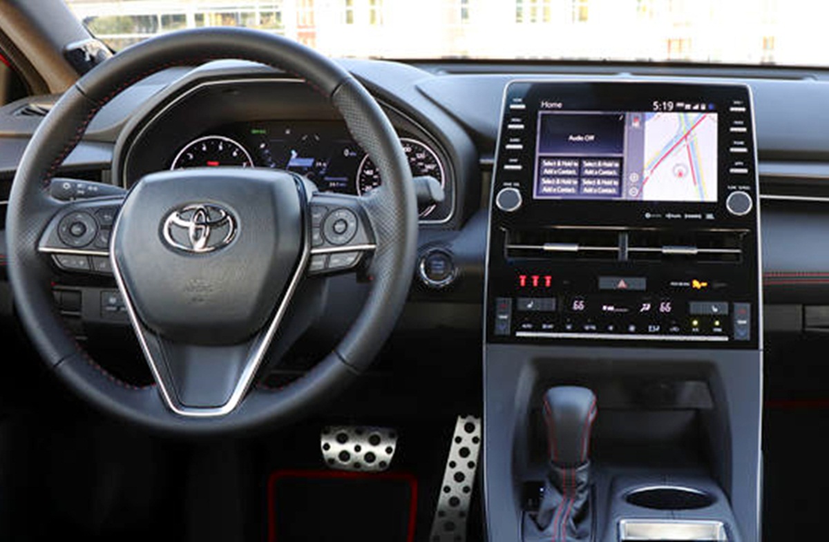 2024 Toyota Avalon interior