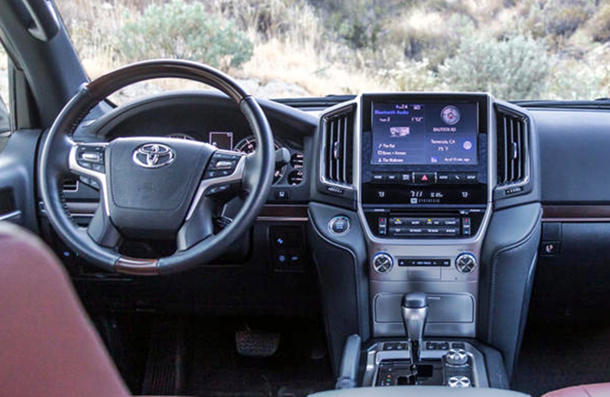 Toyota land cruiser 2023 interior