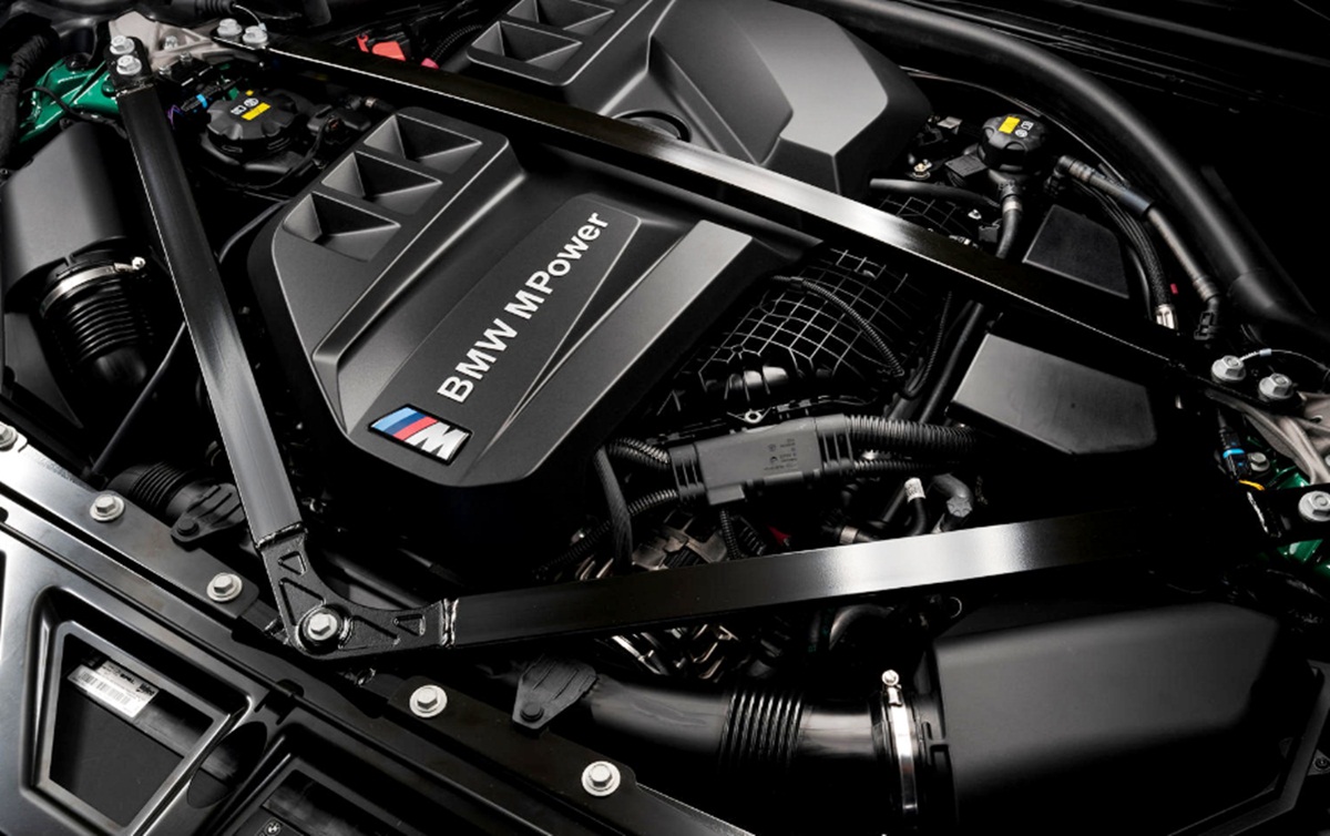 2022 BMW m3 competition engine