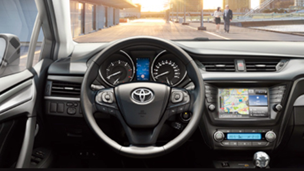 Toyota Avensis 2024 interior