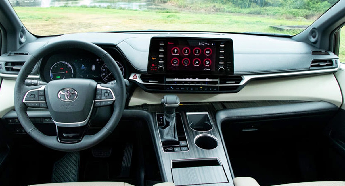 Toyota Sienna 2024 interior