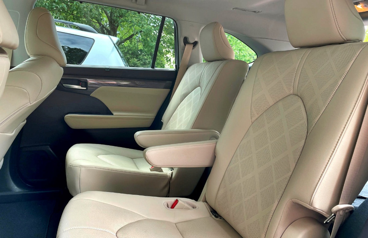 Toyota grand highlander 2023 interior