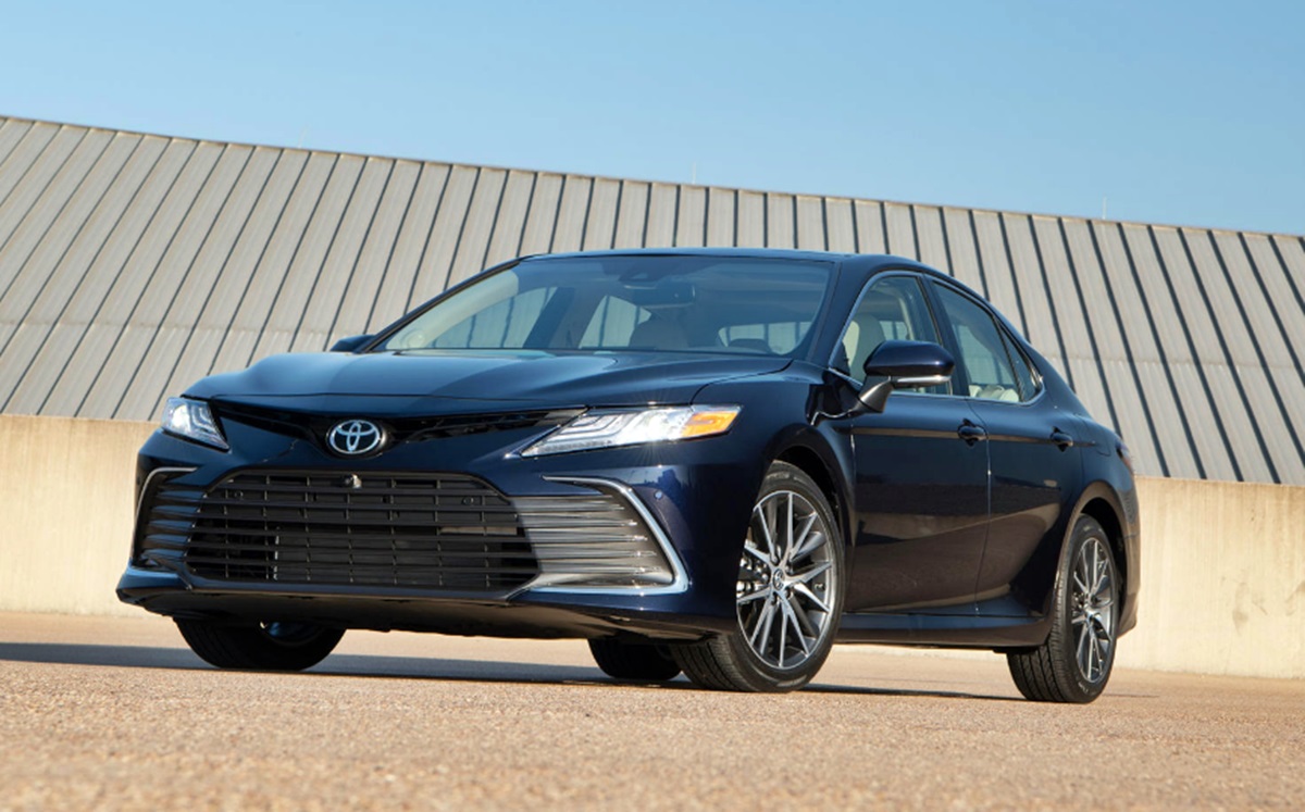 how much is a 2021 toyota camry